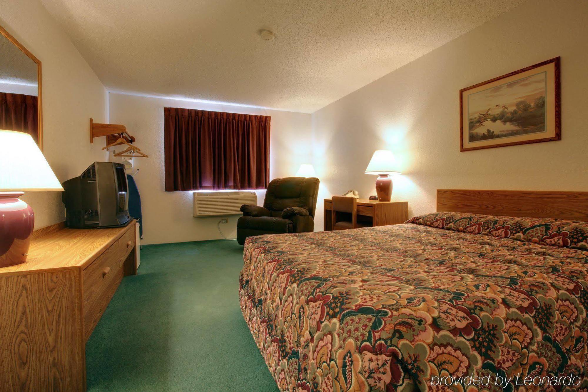 Americas Best Value Inn & Suites Cassville Roaring River ห้อง รูปภาพ